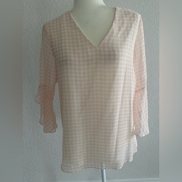 Calvin Klein Tops - Calvin Klein Soft Pink and White Fabric